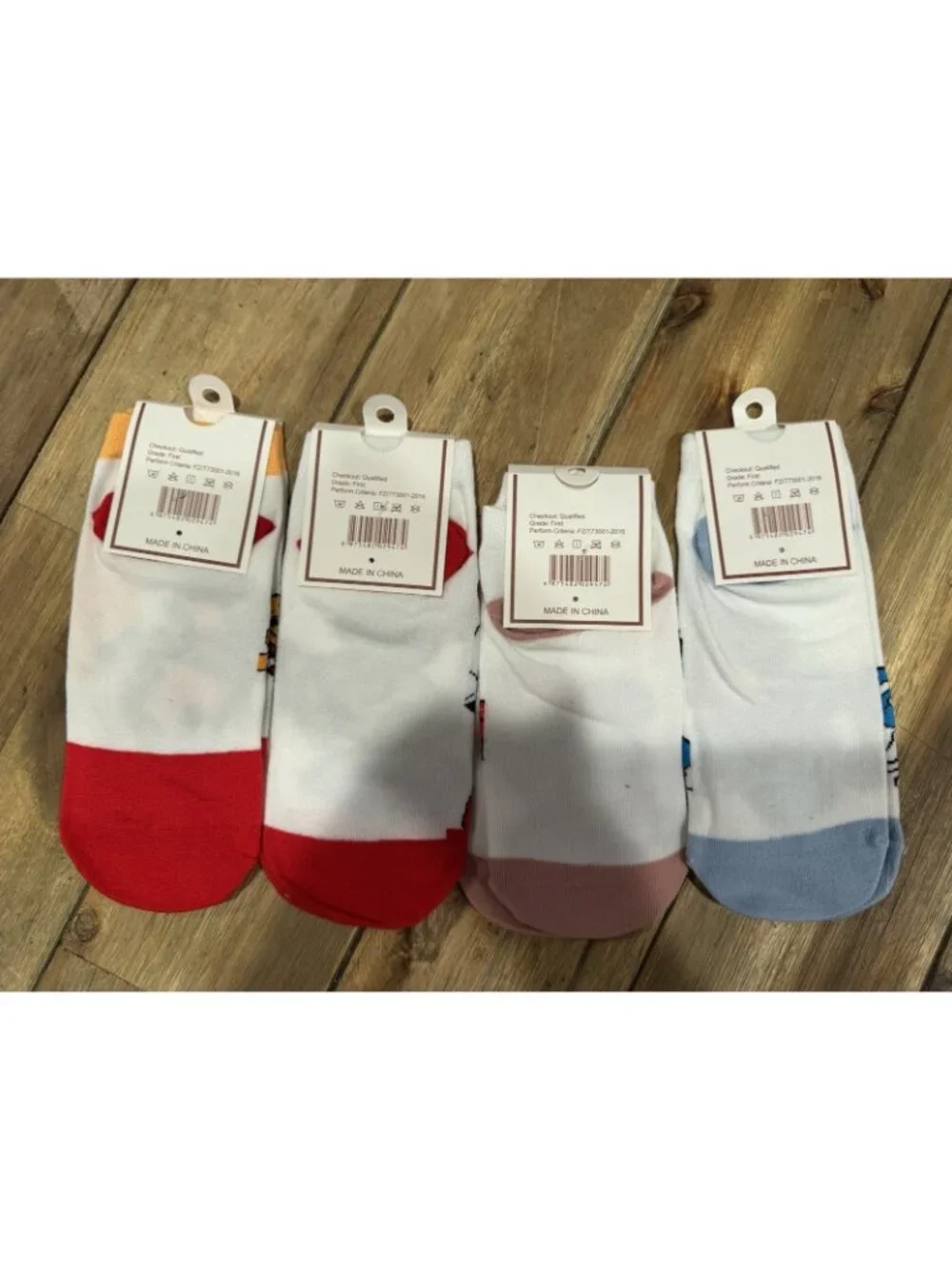 Lot Of 4 Pair Disney Socks Pooh Mickey Minnie Mouse Donald Duck S Small NEW